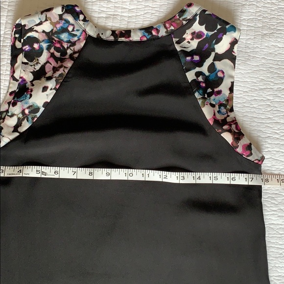 Charlie Jade flowy tank with neck detail - Picture 6 of 9